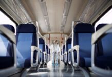 Jak wybrać idealny autokar na niezapomnianą podróż tematyczną – pomysły i inspiracje wynajem autokaru